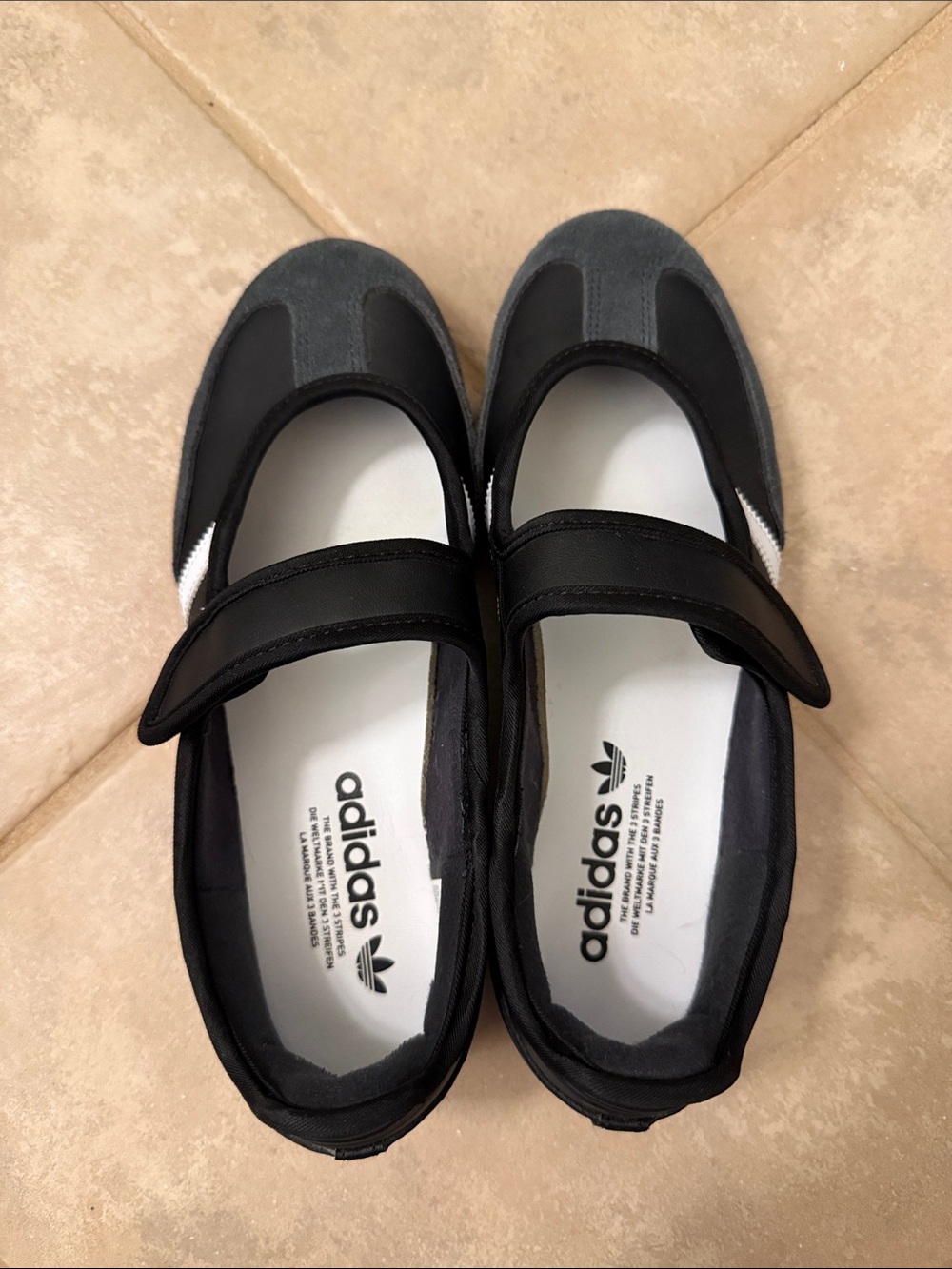 adidas Black and White Mary Jane Sambas, kid’s 7, women’s 8-8.5 - Picture 2 of 7